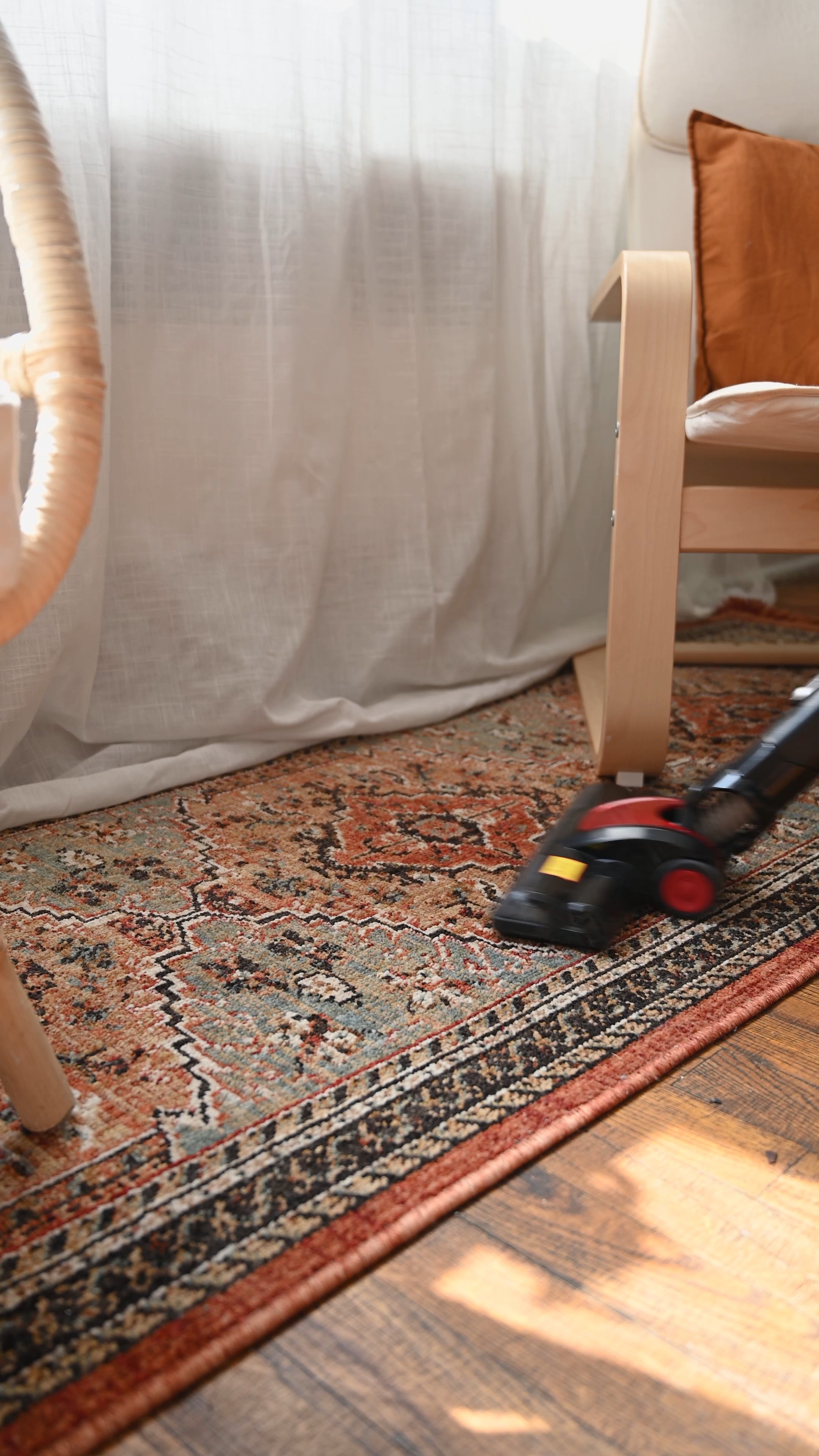 Home and end-of-lease cleaning, Sydney wide. Own supplies, fair price, no rush jobs. Connect with me for a quick quote.